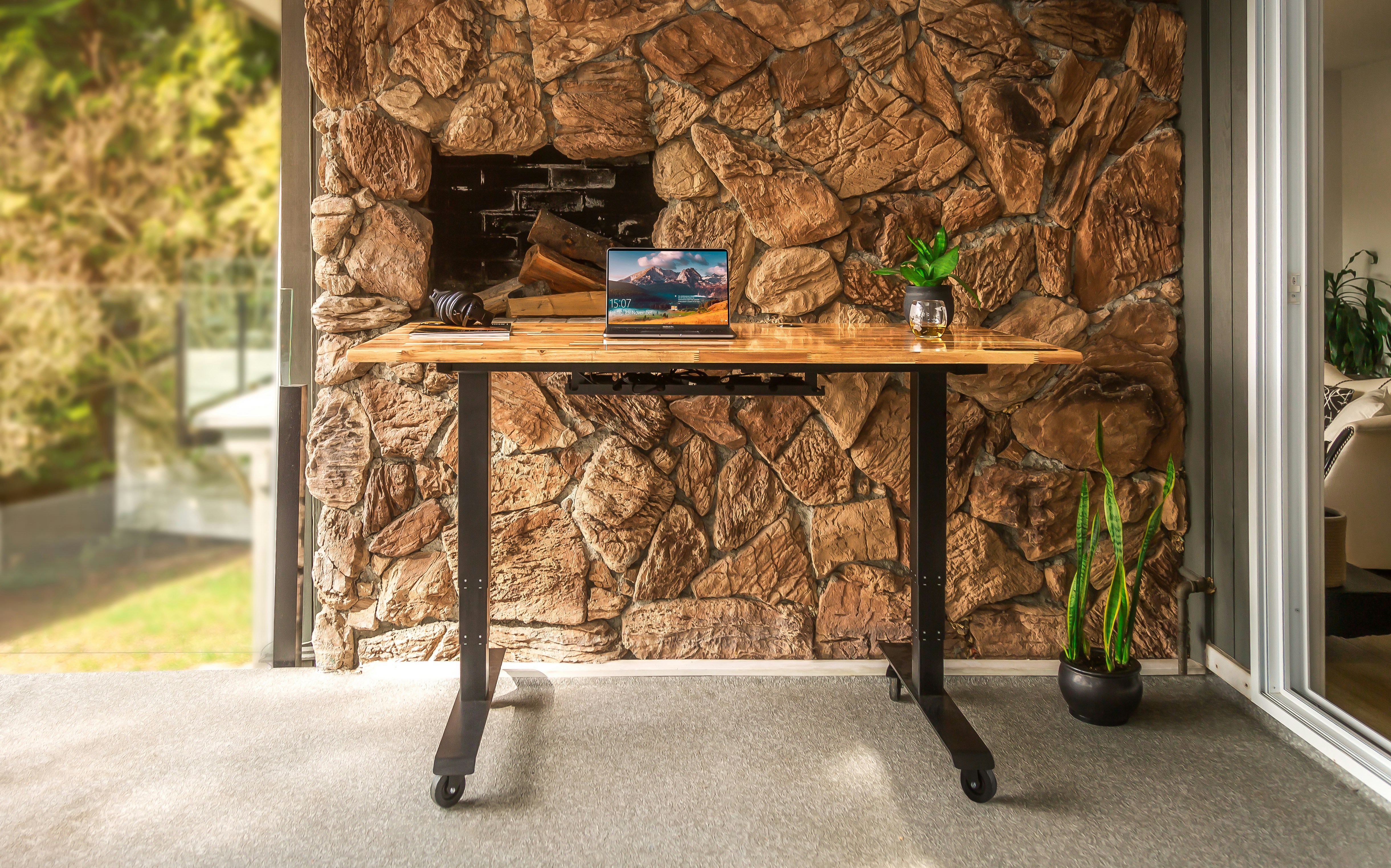 Desk 1